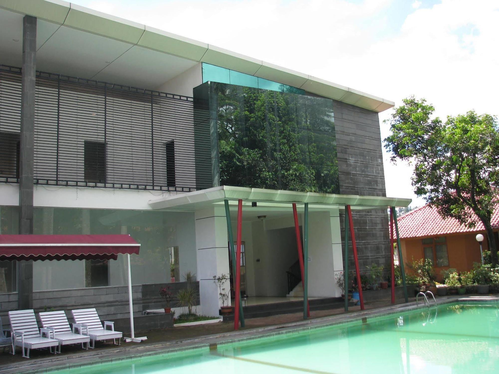 Hotel Surya Indah Cipanas Cipanas  Bagian luar foto